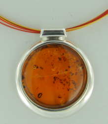 Collier Medaillon Bernstein braun