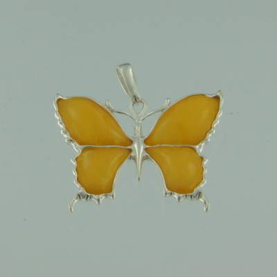 Anhnger Schmetterling Bernstein milchig