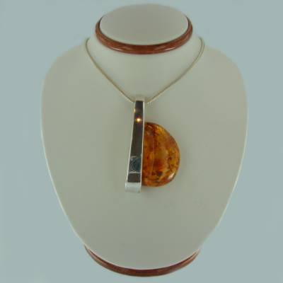 Anh�nger Jugendstil Bernstein braun