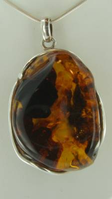 Anhnger Bernstein braun