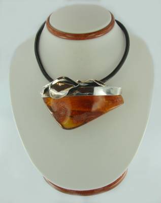 Anh�nger Bernstein braun