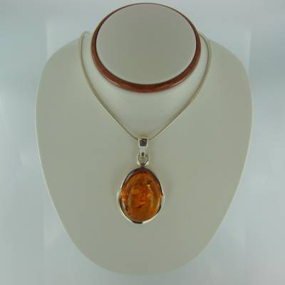 Anh�nger Bernstein braun