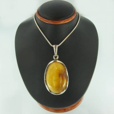 Anh�nger Bernstein milchig (gelb)-braun