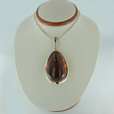 Anh�nger Bernstein rot