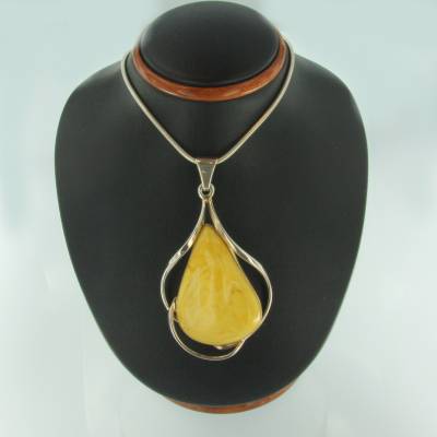 Anh�nger Bernstein milchig