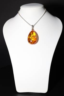 Anh�nger Tropfenform Bernstein braun