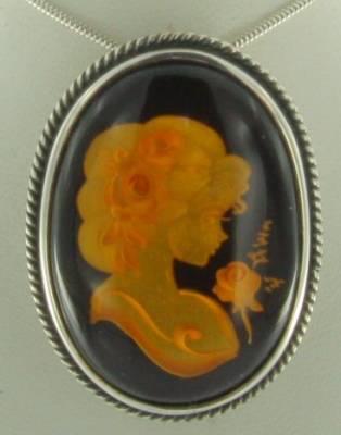 Anh�nger Gemme (Kamee) Oval Bernstein braun