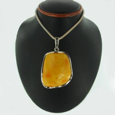 Anh�nger Bernstein milchig