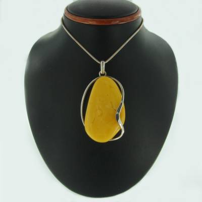 Anh�nger Bernstein milchig