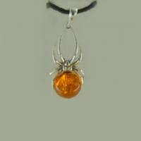 Anh�nger Spinne Bernstein braun