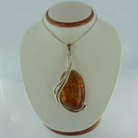 Anhnger Bernstein braun