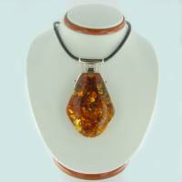 Anh�nger Bernstein braun-gr�n