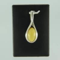 Anh�nger Oval Bernstein milchig