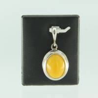Anh�nger Oval Bernstein milchig